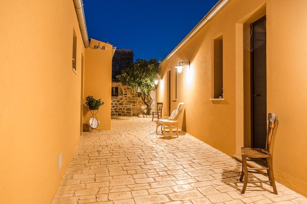 Abbraccio Del Carrubo Bed & Breakfast Scicli Exterior photo